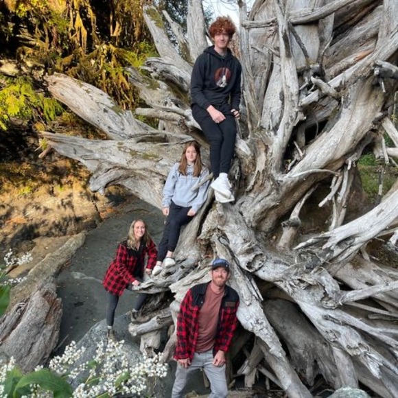 Meet your Posher, Angie - Picture 1 of 1